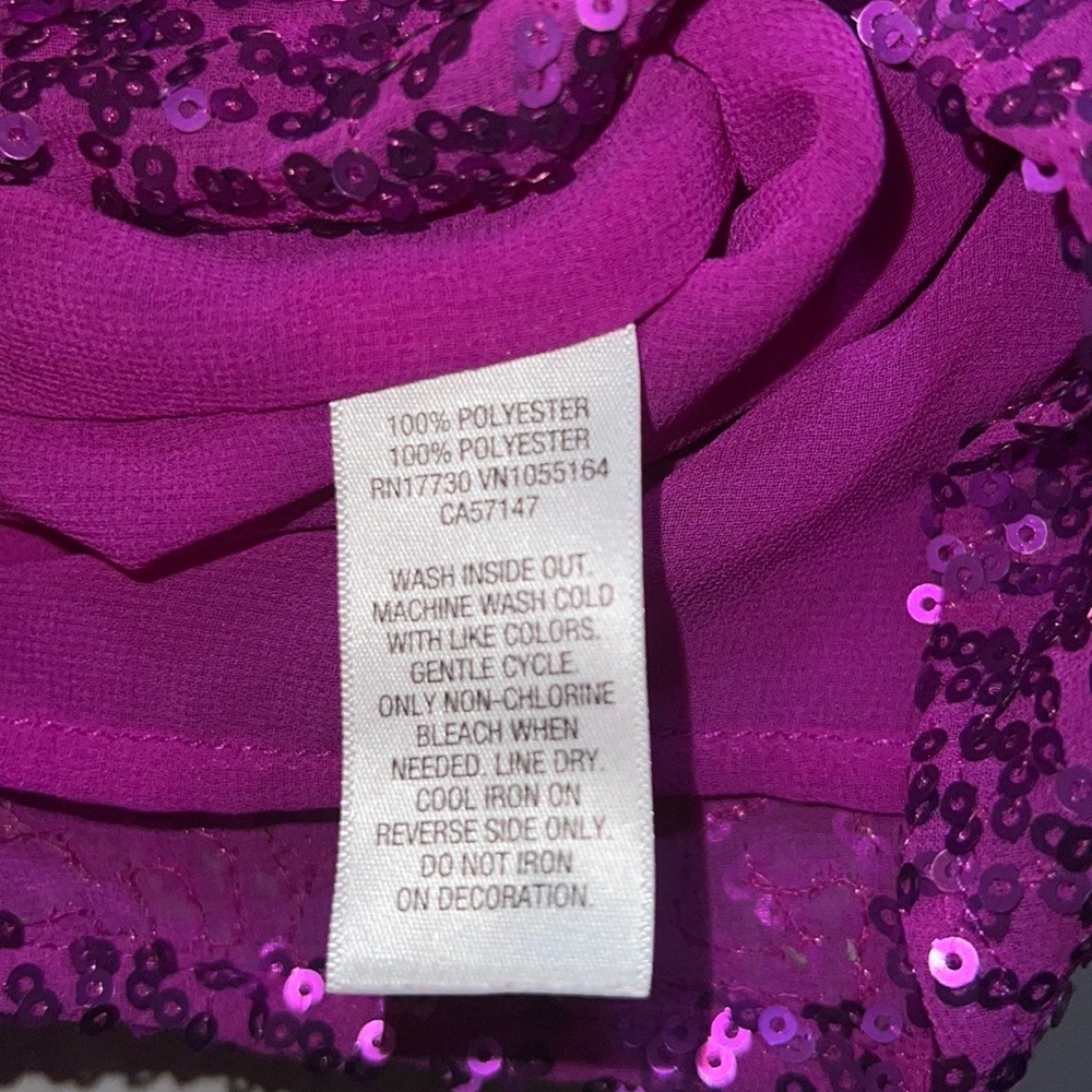 💜Sequin Top💜 - Picture 3 of 6